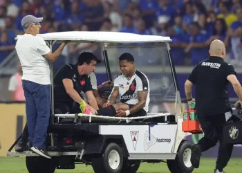 Entenda como ausências de Adson e David fizeram o Vasco entrar em outra realidade na temporada