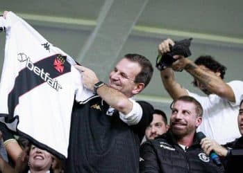 Reeleito como prefeito do Rio, Eduardo Paes, torcedor do Vasco, ajudou os quatro grandes