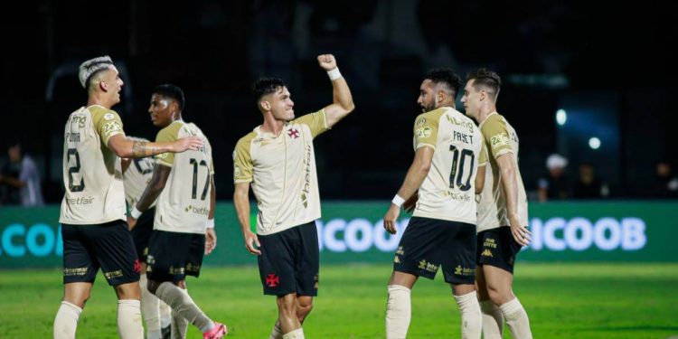 Após ótima partida, jogador do Vasco entra na mira de clube sul-americano