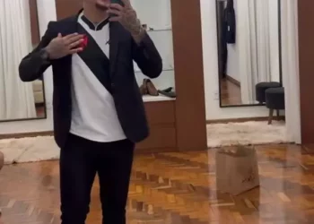 Torcedor casa com camisa do Vasco e reação da noiva surpreende todo mundo