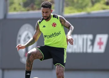 Jair é liberado e pode voltar a jogar pelo Vasco