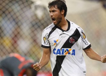 Ex-Vasco quer voltar a trabalhar com o futebol
