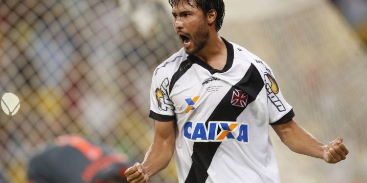 Ex-Vasco quer voltar a trabalhar com o futebol