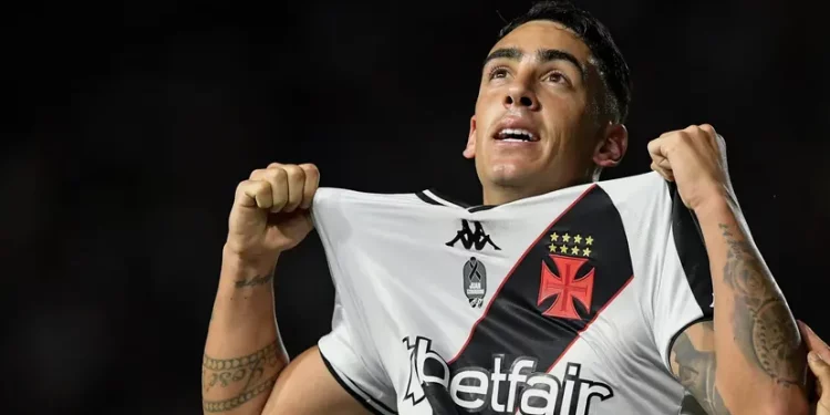 Jogador contestado deve ganhar mais chances no Vasco nos próximos jogos