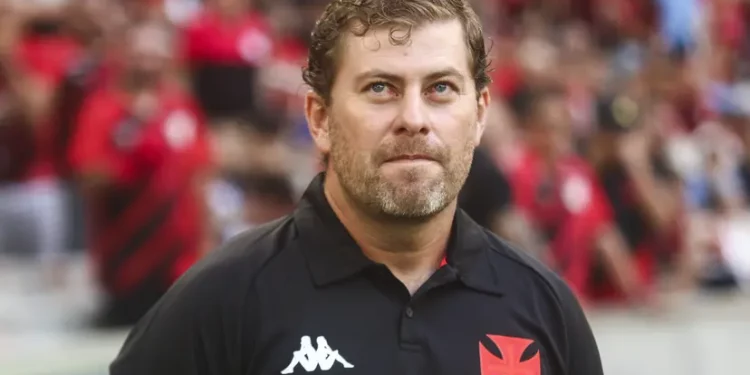 Além de Coutinho, Vasco convoca novidade inesperada para enfrentar o Fortaleza