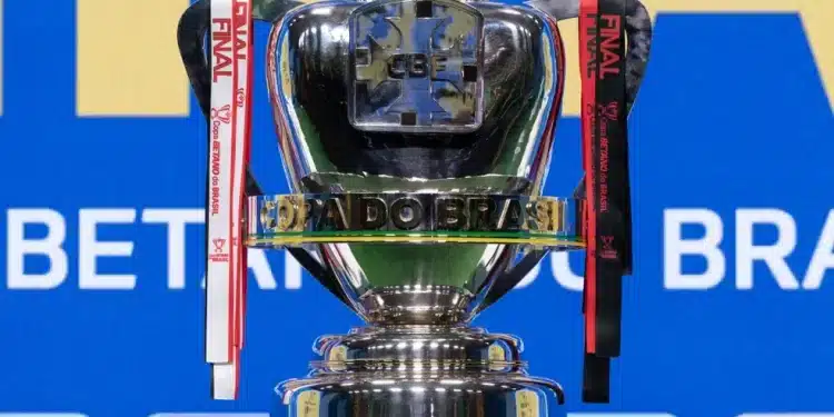 Quanto o Vasco já faturou na Copa do Brasil? Confira também quanto o clube pode ganhar se passar pelo Galo