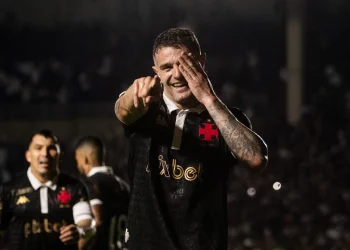 Corinthians pode tirar Vegetti do Vasco