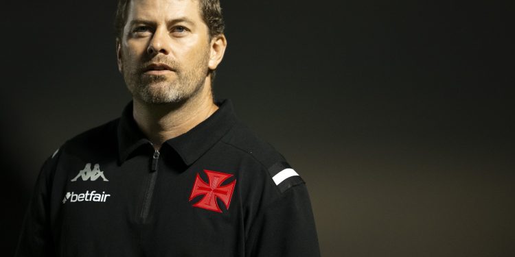 Futuro de Rafael Paiva no Vasco está incerto para 2025