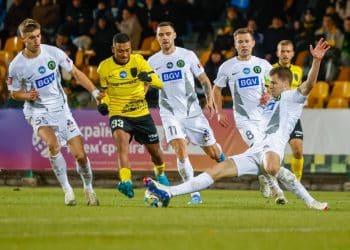 Ex-Vasco é eleito o melhor jogador do mês de outubro em clube ucraniano