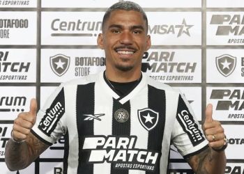 Jornalista Octávio Bocão afirma que volante Allan deve jogar no Vasco em 2025