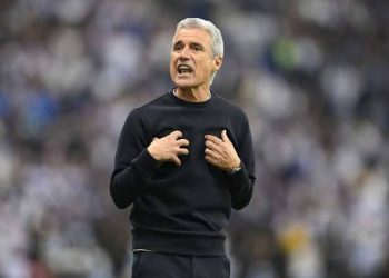 Santos está confiante em acerto com Luis Castro, enquanto Vasco monitora situação do treinador