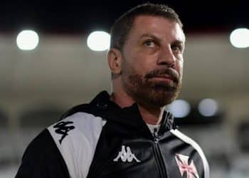 Vasco derruba cláusula de renovação automática com jogador