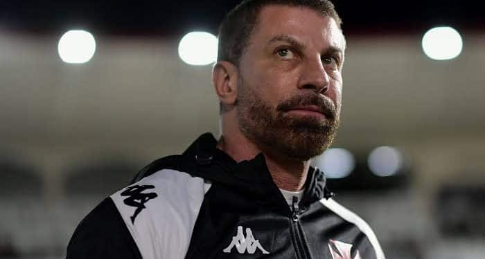 Vasco derruba cláusula de renovação automática com jogador