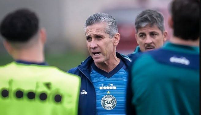 Coritiba confirma saída de jogador, que retorna ao Vasco para 2025