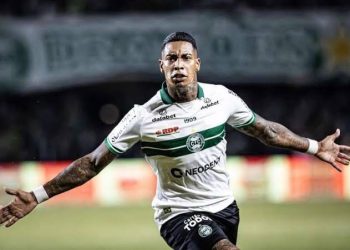 Vasco faz contato inicial por Alef Manga: Atacante está na mira para 2025