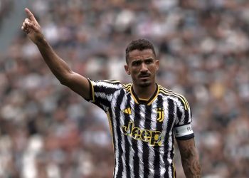 Vasco negocia a contratação de Danilo, lateral da Juventus, que deseja atuar como zagueiro