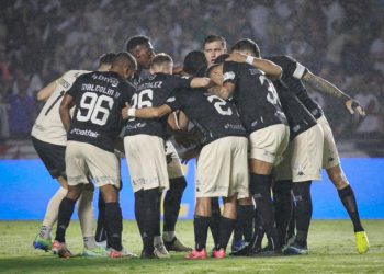 Vasco perde para o Internacional e aumenta série de derrotas no Brasileirão