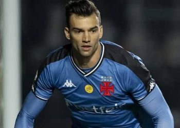 Léo Jardim lidera arremates e gols sofridos no Brasileirão em 2023 e 2024