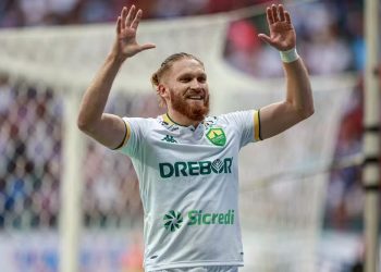 Vasco tem interesse na contratação de Pitta, do Cuiabá