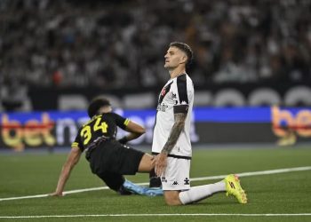 Dependência de Vegetti: Vasco só tem três atletas com mais de 5 gols em 2024
