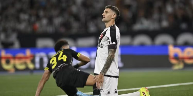 Dependência de Vegetti: Vasco só tem três atletas com mais de 5 gols em 2024