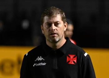 Mudança inacreditável pode agitar o Vasco contra o Inter