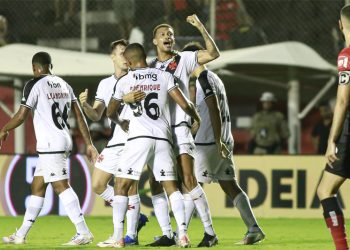 Titular do Vasco ganha grande motivo para brilhar contra o Inter