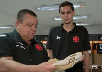 Torcedor do Vasco se torna roupeiro por um dia