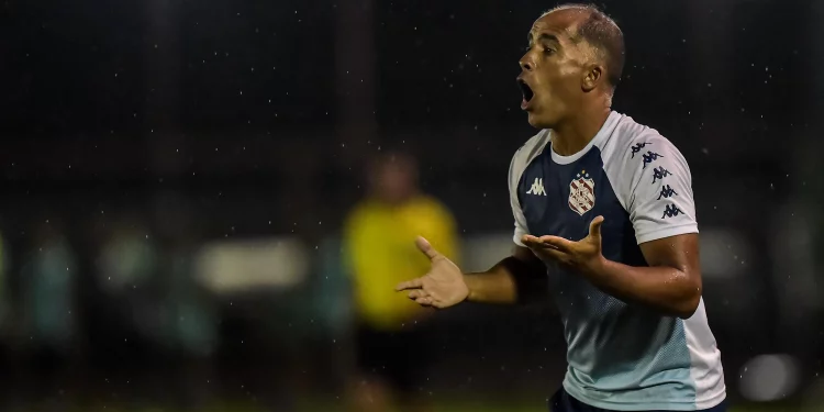 Vasco Felipe não teve sucesso nos clubes que treinou