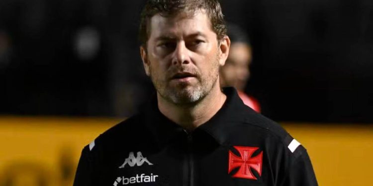 Vasco Homem de confiança de Paiva pode parar no Cruzeiro