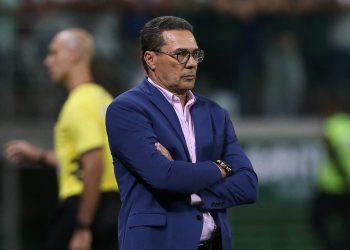 Rapaz... Vanderlei Luxemburgo esculacha ídolo do Vasco