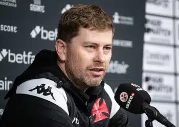 Rafael Paiva lamenta derrota e cobra mais competitividade do Vasco em clássicos