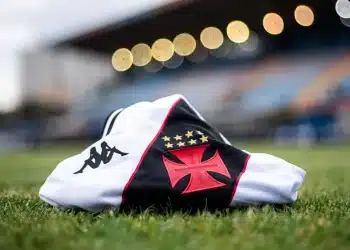 Vasco avalia novas parcerias para Material Esportivo em 2025: Nike, Mizuno e renovação com Kappa estão em pauta