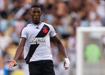 Athletico-PR recua e muda proposta por Léo Pelé, do Vasco