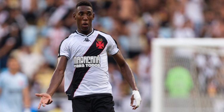 Athletico-PR recua e muda proposta por Léo Pelé, do Vasco