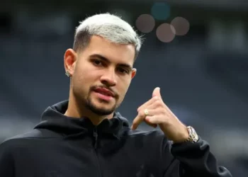 Bruno Guimarães no Vasco? Se depender do jogador…