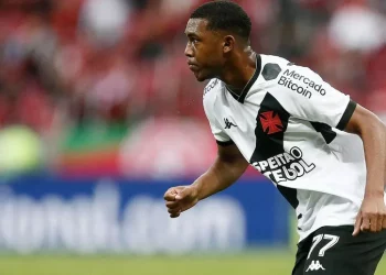Joia do Vasco na mira Fiorentina prepara proposta milionária por Rayan em janeiro