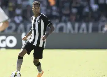 Tchê Tchê bate martelo sobre futuro e frustra planos do Vasco