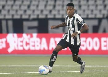 Vasco abre negociações por Tchê Tchê, que está de saída do Botafogo