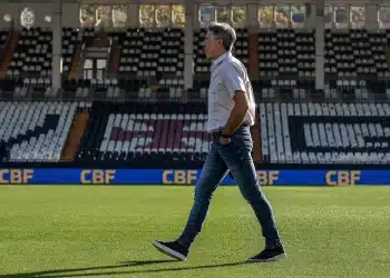 Vasco e Atlético-MG disputam Renato Portaluppi para 2024