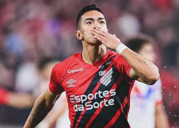 Vasco entra na briga por Tomás Cuello, mas enfrenta forte concorrência no mercado