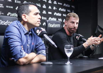 Vasco mira atacante argentino e disputa com rivais brasileiros no mercado