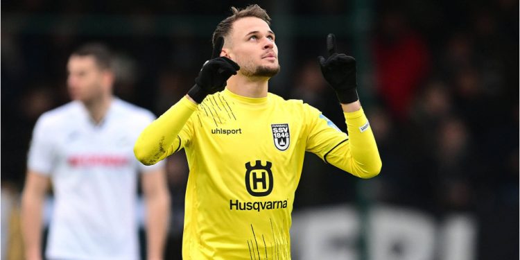 Vasco mira atacante com números expressivos na Europa