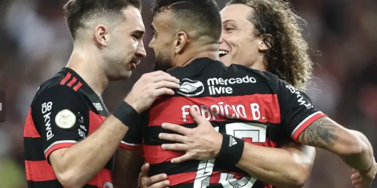 Vasco surpreende e mira zagueiro do Flamengo para reforçar a defesa