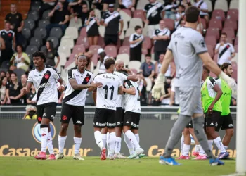 Com novidades! Escalação oficial do Vasco contra o Bangu