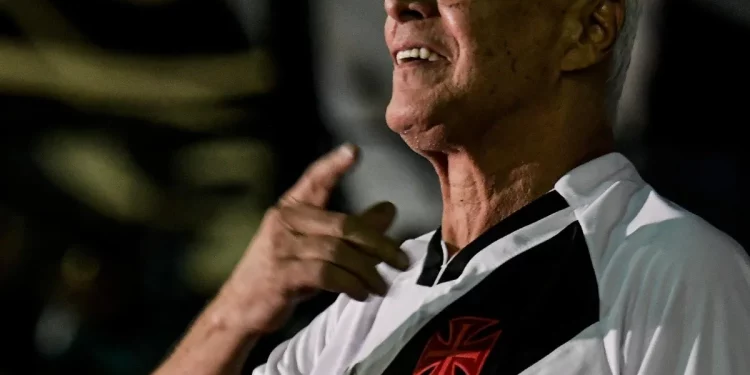 2 anos sem Roberto Dinamite, o maior ídolo da história do Vasco