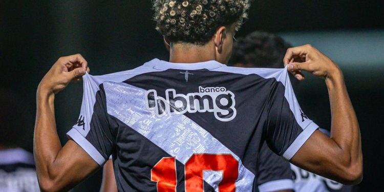 “Craque demais…” Joia do Vasco chama atenção na Copinha e torcida se empolga nas redes sociais