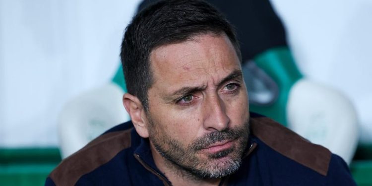 Botafogo quer comprar o Vasco para o lugar de Artur Jorge