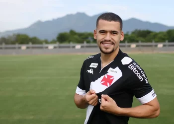 Dois clubes brasileiros querem tirar De Lucca do Vasco