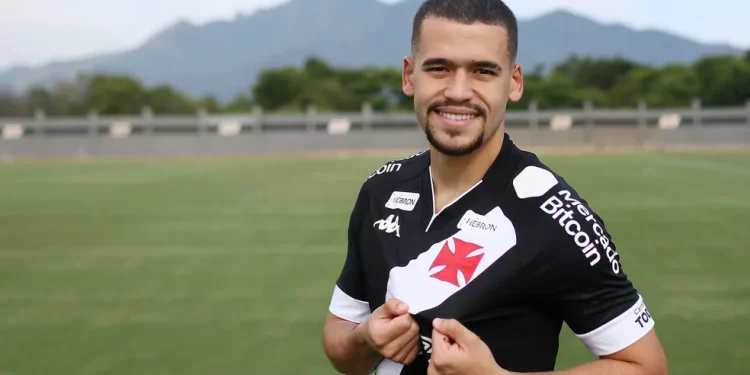 Dois clubes brasileiros querem tirar De Lucca do Vasco